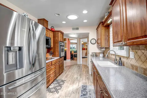 10643 W PINEAIRE Drive W, Sun City, AZ 85351