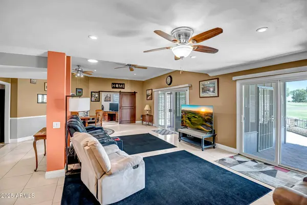 10643 W PINEAIRE Drive W, Sun City, AZ 85351