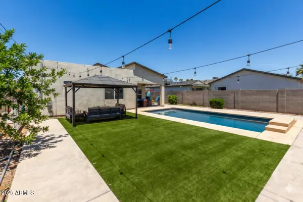 1005 E WELDON Avenue, Phoenix, AZ 85014