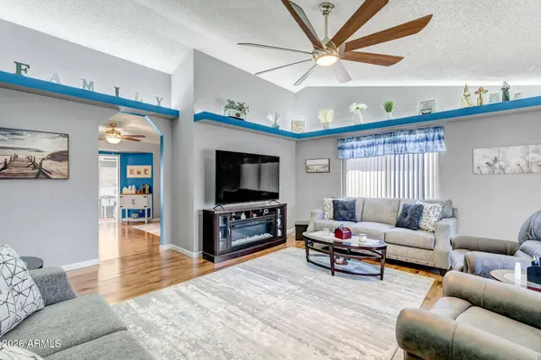7940 W WILLOW Avenue, Peoria, AZ 85381