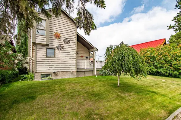 5014 43 ST, Sylvan Lake, AB T4S1C1