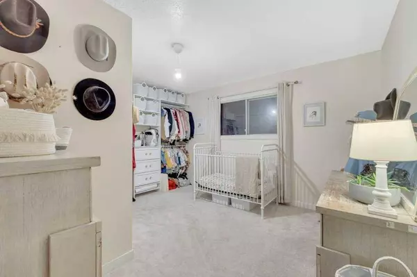 4535 47 ST, Sylvan Lake, AB T4S1L3