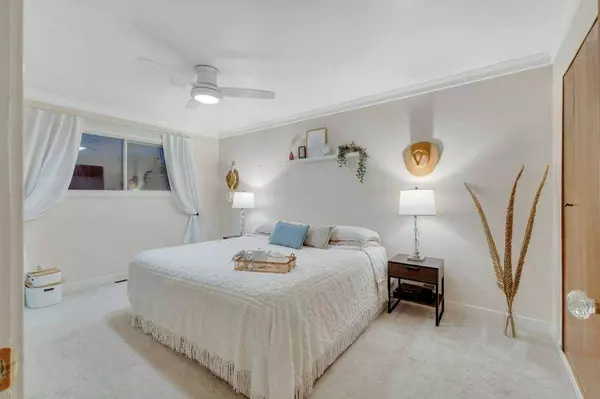 4535 47 ST, Sylvan Lake, AB T4S1L3