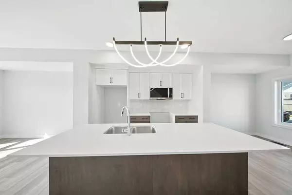 15 Gray Close, Sylvan Lake, AB T4S 0W4