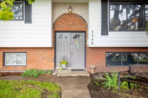 5248 37 Street, Innisfail, AB T4G 1G6