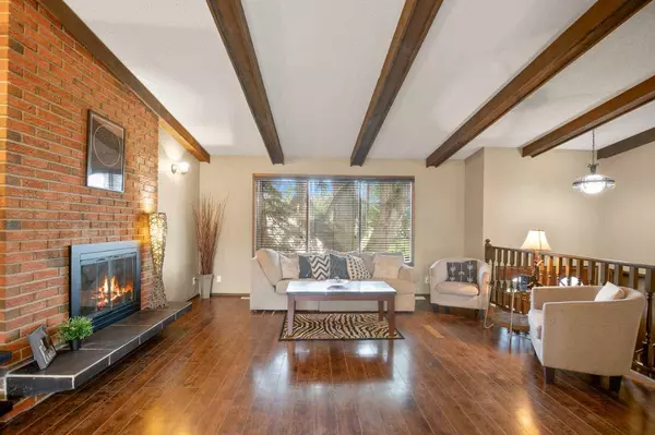 5248 37 Street, Innisfail, AB T4G 1G6