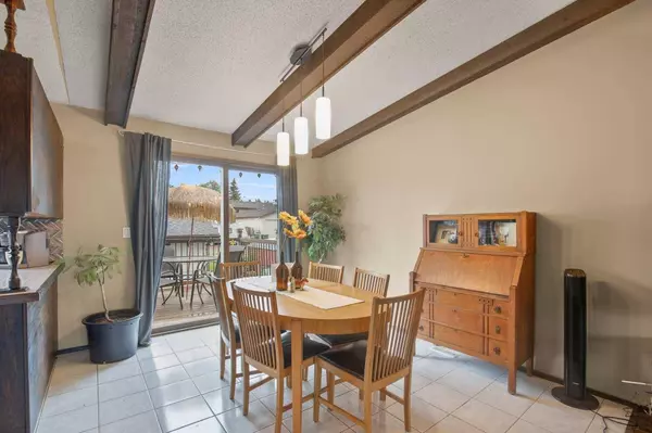 5248 37 Street, Innisfail, AB T4G 1G6