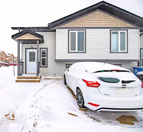 14 Winston PL, Blackfalds, AB T4M 0K8