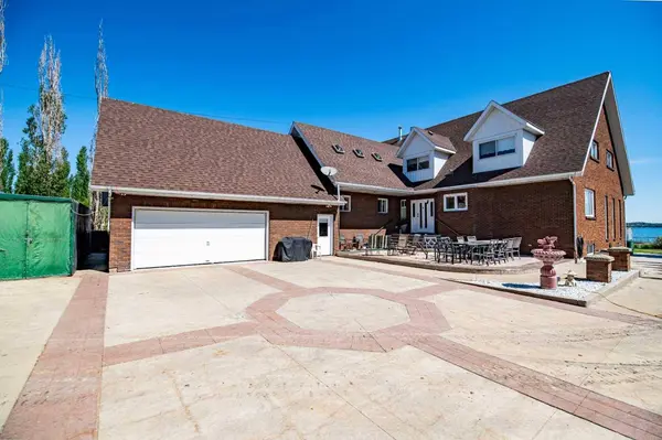 3 Rustic RD, Norglenwold, AB T4S 1S5