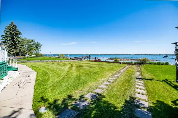 3 Rustic RD, Norglenwold, AB T4S 1S5