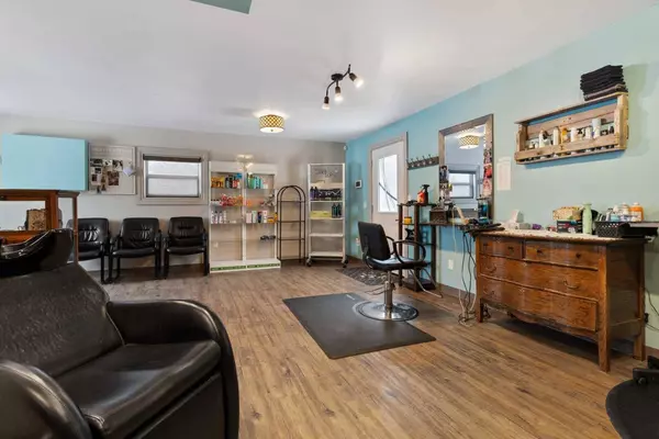 5009 49 AVE, Forestburg, AB T0B 1N0