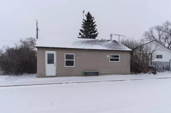 5009 49 AVE, Forestburg, AB T0B 1N0