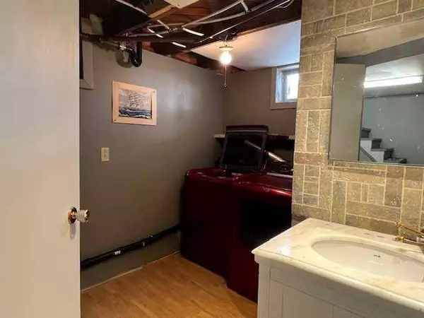 4801 49 ST, Sedgewick, AB T0B 4C0