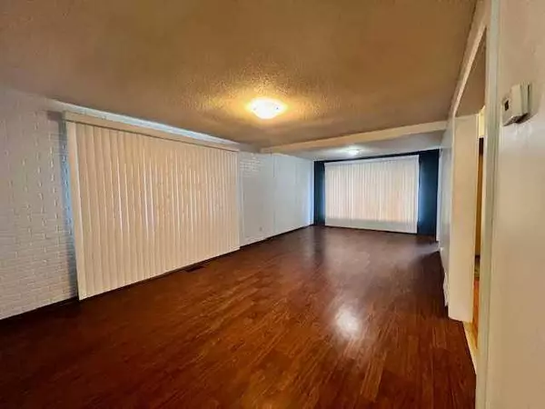 4607 49 ST, Forestburg, AB T0B 1N0