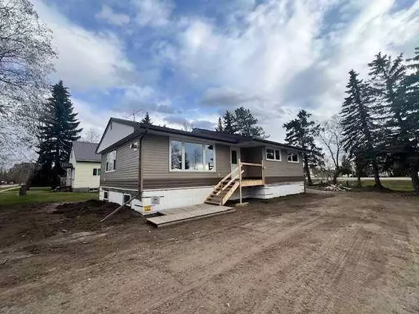 5122 48 AVE, Forestburg, AB T0B 1N0
