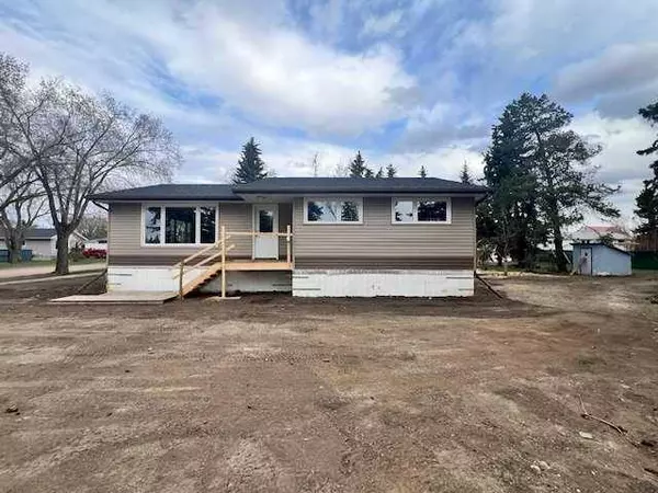 5122 48 AVE, Forestburg, AB T0B 1N0