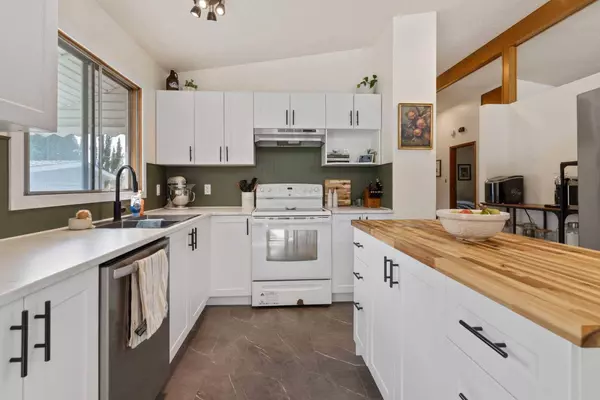 5312 53 AVE, Bashaw, AB T0B 0H0