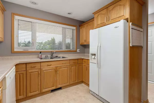 4807 49 AVE #Unit 2, Forestburg, AB T0B 1N0