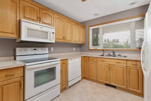 4807 49 AVE #Unit 2, Forestburg, AB T0B 1N0