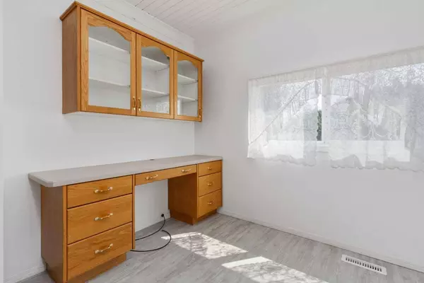 5017 48 ST, Sedgewick, AB T0B 4C0