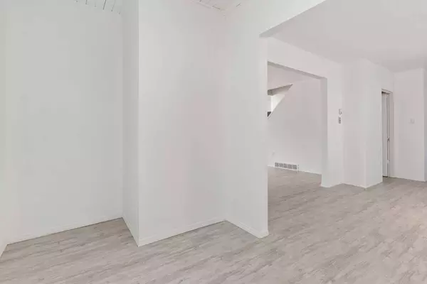 5017 48 ST, Sedgewick, AB T0B 4C0