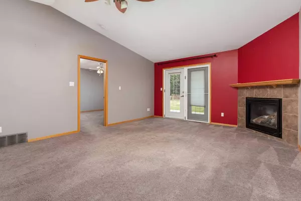 4807 49 AVE #Unit 2, Forestburg, AB T0B 1N0