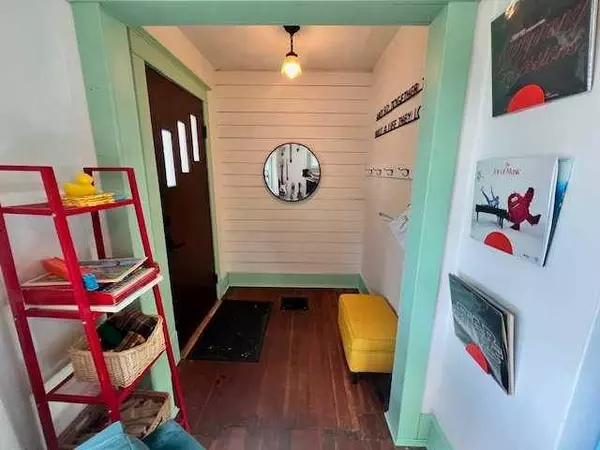 4907 42 ST, Camrose, AB T4V 1A2