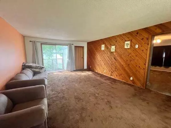 5004 48 AVE, Forestburg, AB T0B 1N0