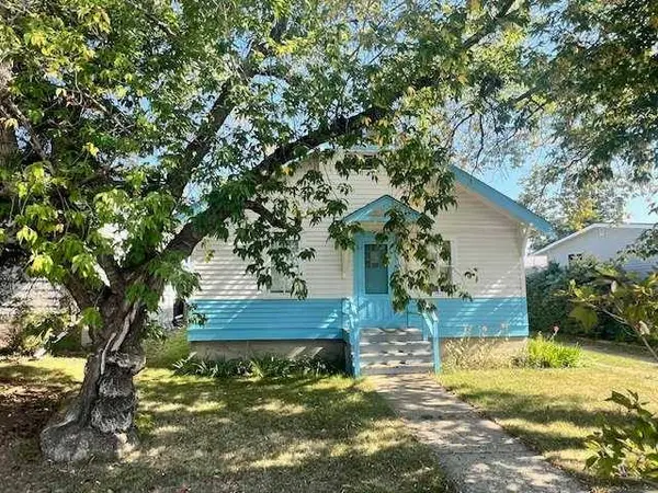 4811 46 AVE, Forestburg, AB T0B 1N0