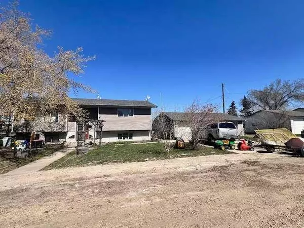 6 1 AVE, Round Hill, AB T0B 3Z0