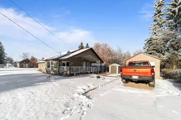 4802 51 AVE, Strome, AB T0B 4H0