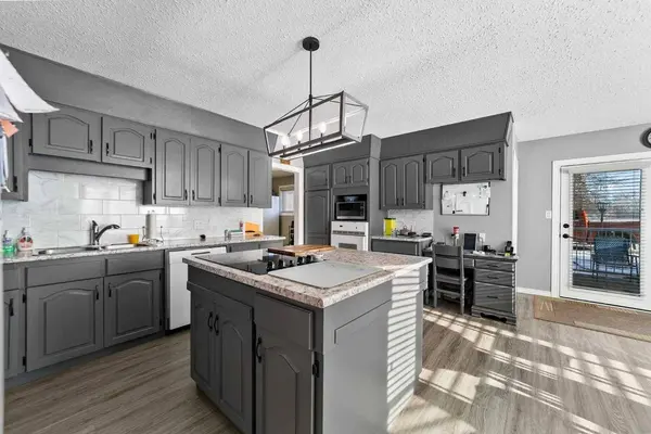 4802 51 AVE, Strome, AB T0B 4H0