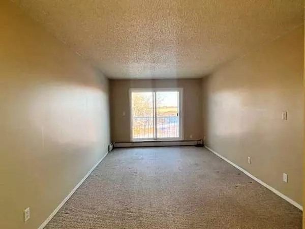 5418 52 ST ##205, Camrose, AB T4V 4A6