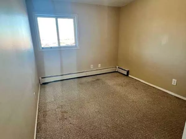 5418 52 ST ##205, Camrose, AB T4V 4A6