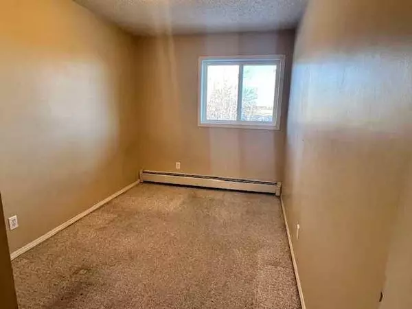 5418 52 ST ##205, Camrose, AB T4V 4A6