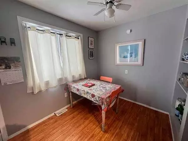 211 Lady Helen AVE W, Galahad, AB T0B 1R0