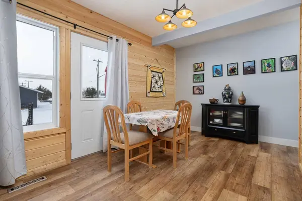 5615 49 AVE, Killam, AB T0B 2L0