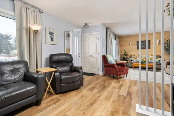 5615 49 AVE, Killam, AB T0B 2L0