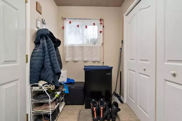 5023 49 ST, Holden, AB T0B 2C0