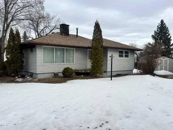 5117 49 AVE, Forestburg, AB T0B 1N0