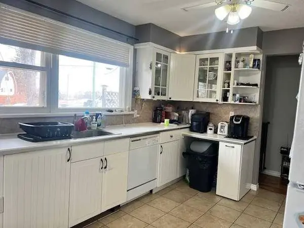 5117 49 AVE, Forestburg, AB T0B 1N0