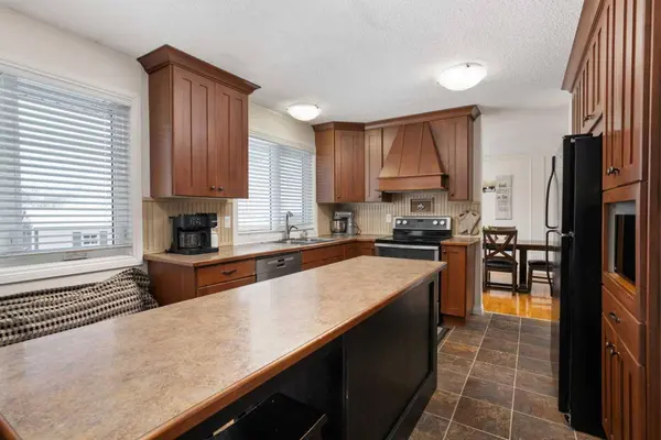 5410 47 AVE W, Forestburg, AB T0B 1N0