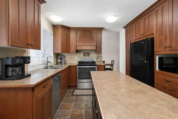 5410 47 AVE W, Forestburg, AB T0B 1N0