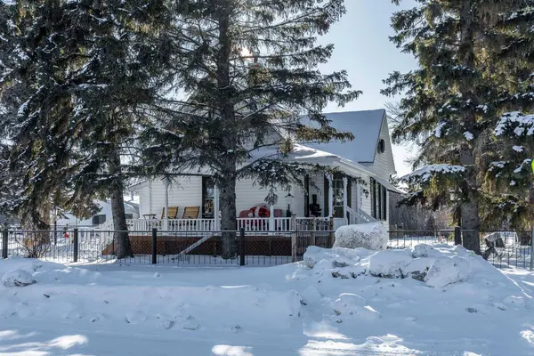 5037 52 ST, Daysland, AB T0B 1A0