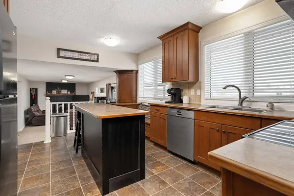 5410 47 AVE W, Forestburg, AB T0B 1N0