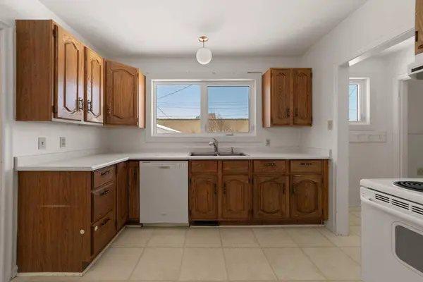 4926 49 ST, Killam, AB T0B 2L0