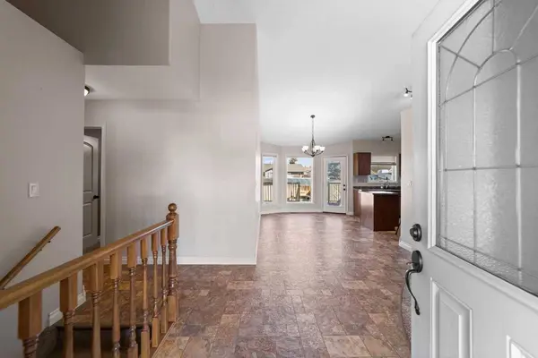 5615 45 AVE W, Forestburg, AB T0B 1N0