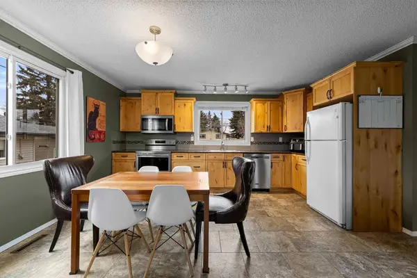 6203 48B AVE, Camrose, AB T4V 0M2