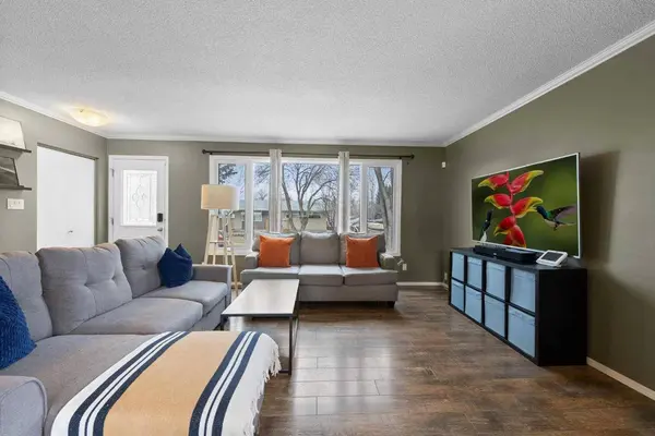 6203 48B AVE, Camrose, AB T4V 0M2