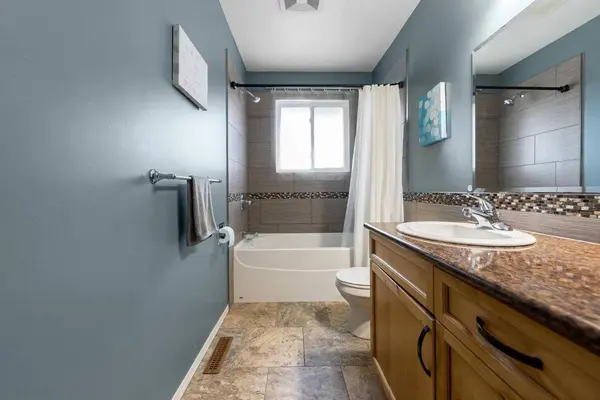 6203 48B AVE, Camrose, AB T4V 0M2